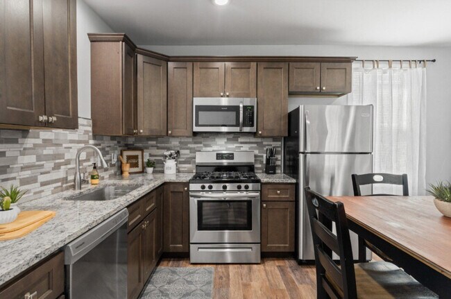 Photo - 346 Admiral St Unit ID1373619P