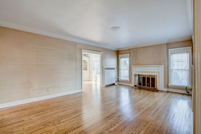 Photo - 2225 E Woodstock Pl