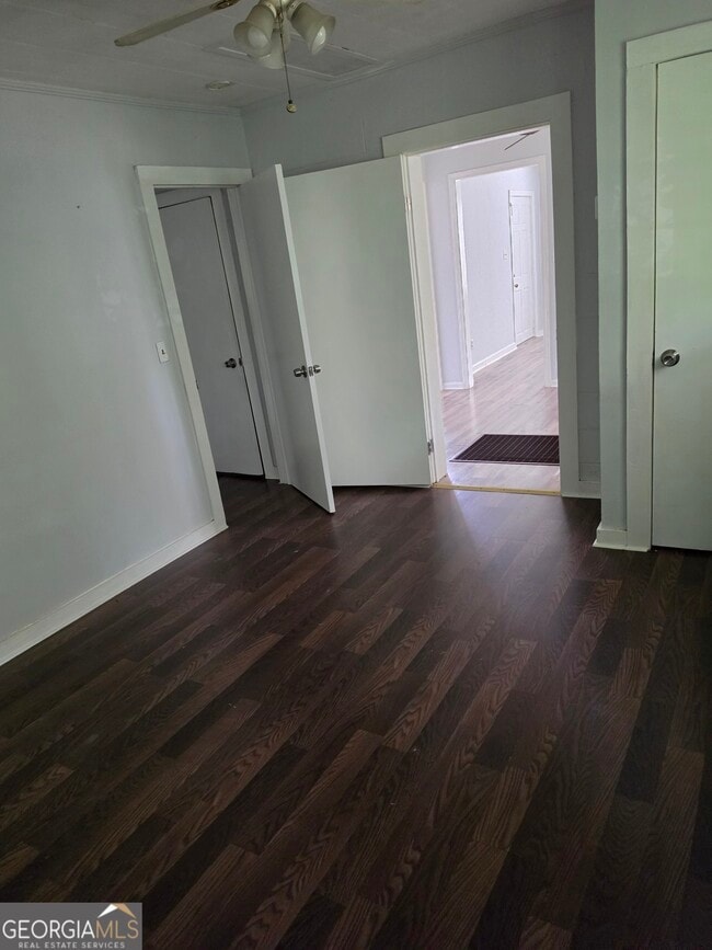 Photo - 5 1/2 Walker St