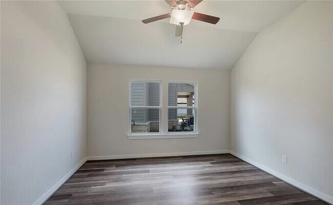 Photo - 11317 Hollering Pass