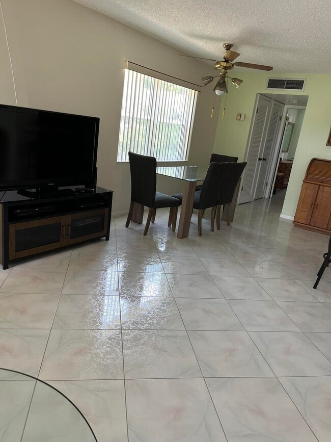 Photo - 457 Flanders I Unit 457