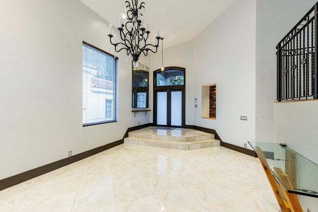 Photo - 4080 Lansing Ave