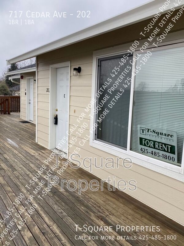 Photo - 717 Cedar Ave