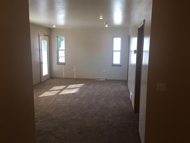 Photo - 233 Cavil Way