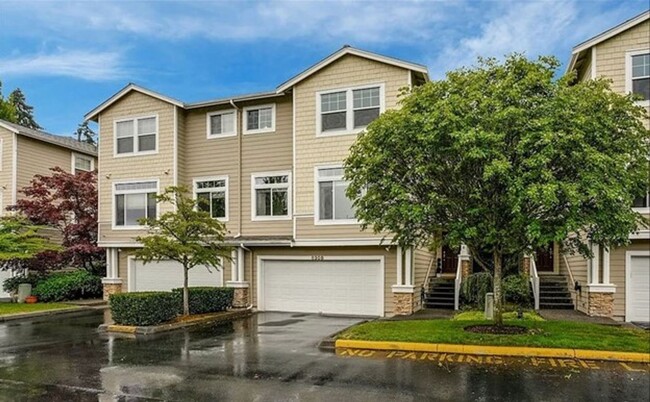 Amazing 4 bedroom, 2.5 bathroom townhouse ... - Amazing 4 bedroom, 2.5 bathroom townhouse ...