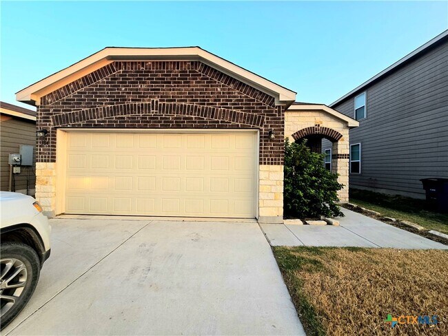 Building Photo - 334 Mistflower