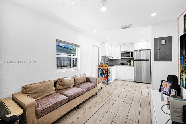 Photo - 6501 SW 4th St Unit B