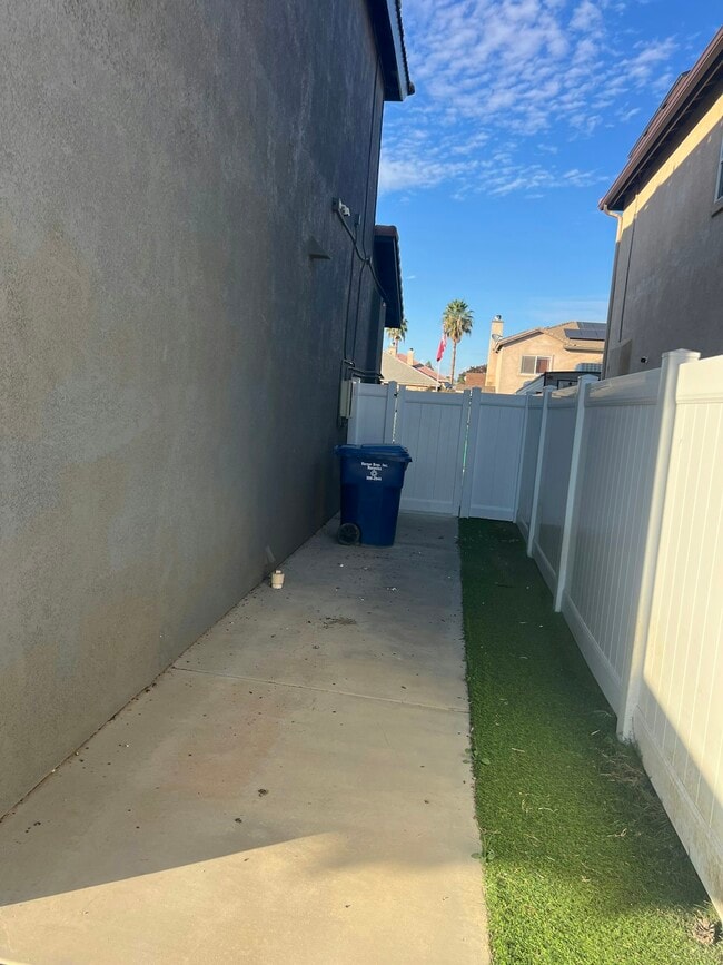 Photo - 437 Rian Noelle Ct