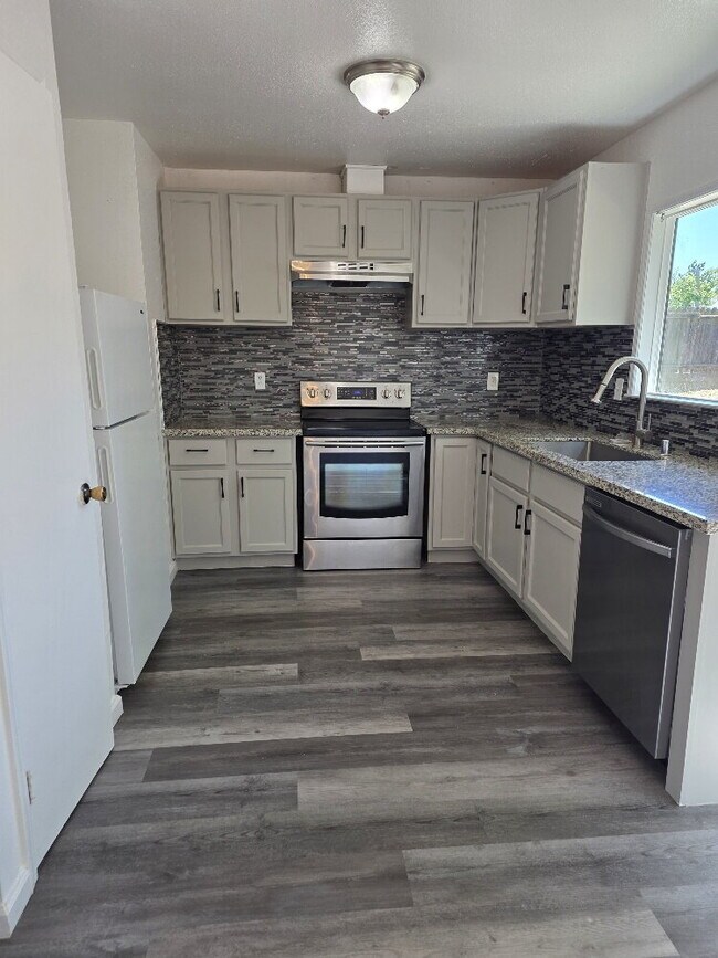 Photo - 3-Bedroom house with 2 Baths in Sacramento