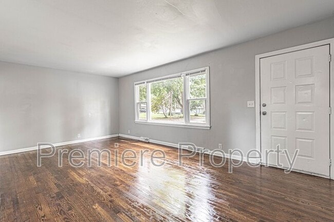Photo - 8812 E 86 St