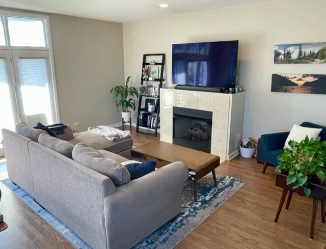 Photo - 1413 W Grand Ave Unidad B