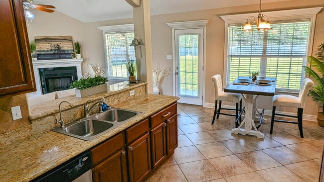 Photo - 3115 Village Cir