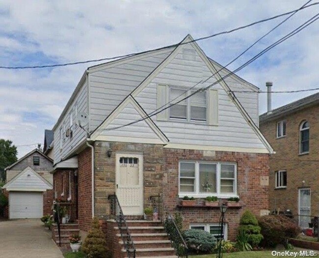 Building Photo - 136-31 62nd Ave Unit 2