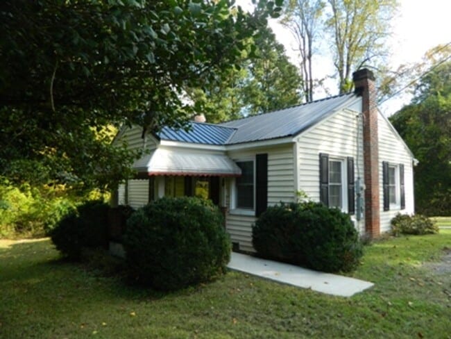 Building Photo - One Level Home off Boonsboro Road