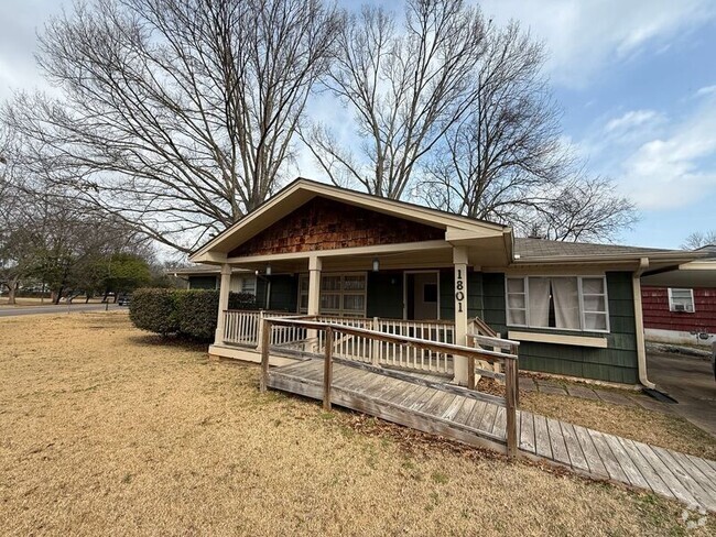 Building Photo - 1801 Whitmire St Rental