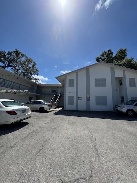 Building Photo - 2750 SW 10th Terrace Unit 4