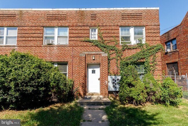 Building Photo - 430 Mellon St SE Unit 2 Rental