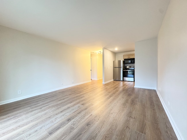 Photo - 613 Hillsboro Rd Unit B-13