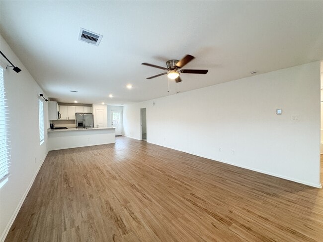 Photo - 1411 Las Cuevas Dr