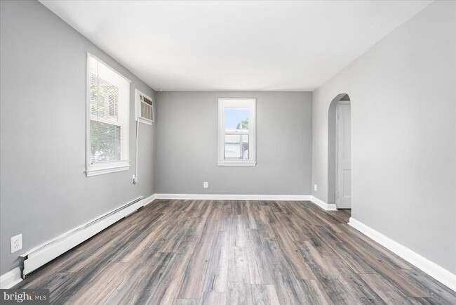 Photo - 303 Miles Rd