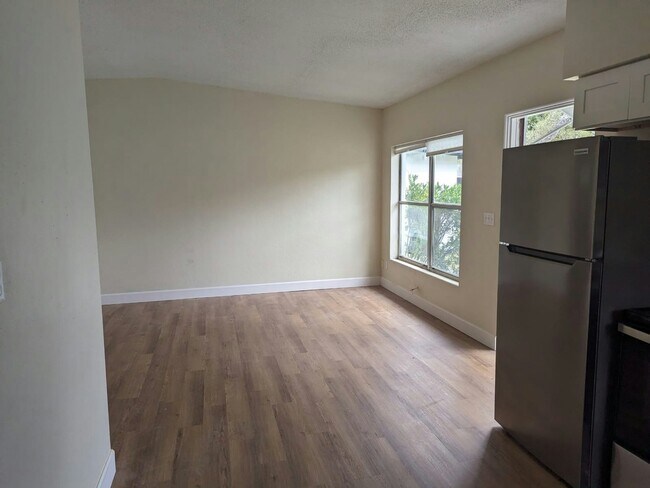 Photo - 1123 S Lee Ave