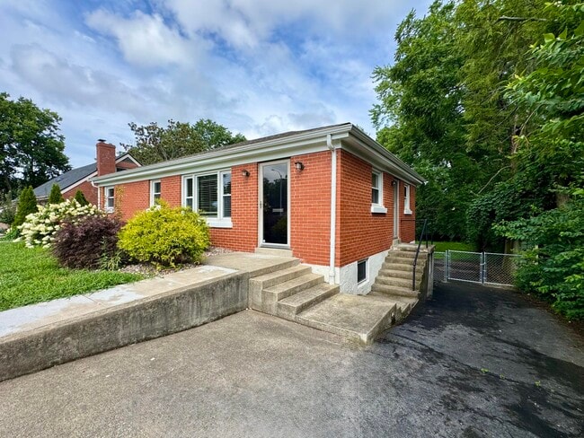 Photo - 2564 Millbrook Dr