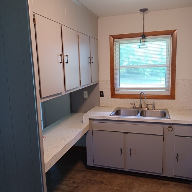 2 Axson St Unit C
