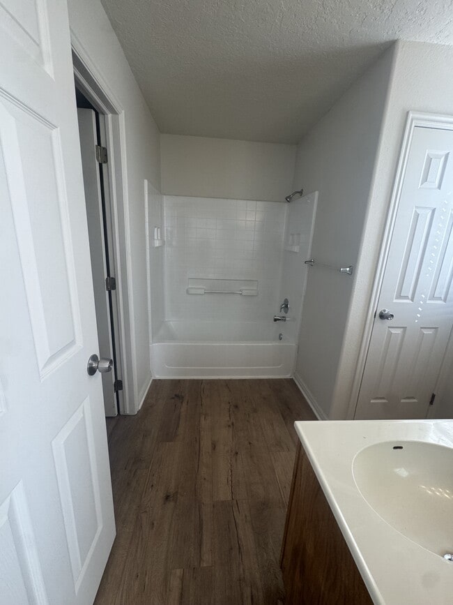 Photo - 1122 E 300 S