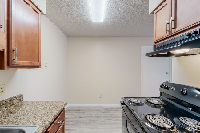 1BD 1BA 576SF