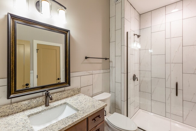 AGORA - BATHROOM - Agora Tower