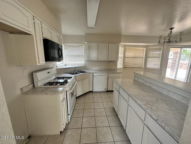 Photo - 1411 Luz De Camino Way