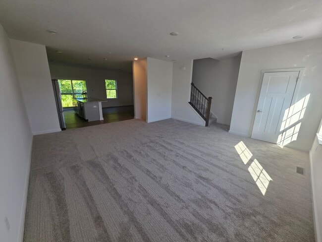 1806 Canterbury Dr