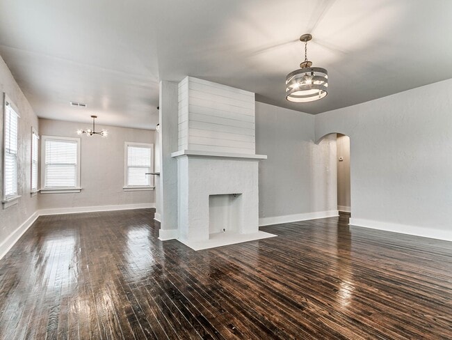 Photo - 806 NW 25th St