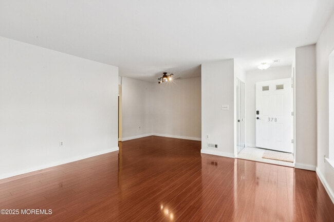 Photo - 378 Minstrel Ct