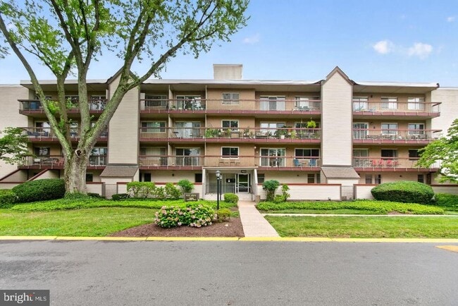 7400 Lakeview Dr Unit N203