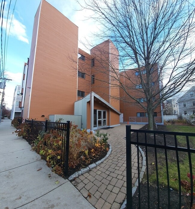 Photo - 24 Bay State Rd Unit 11