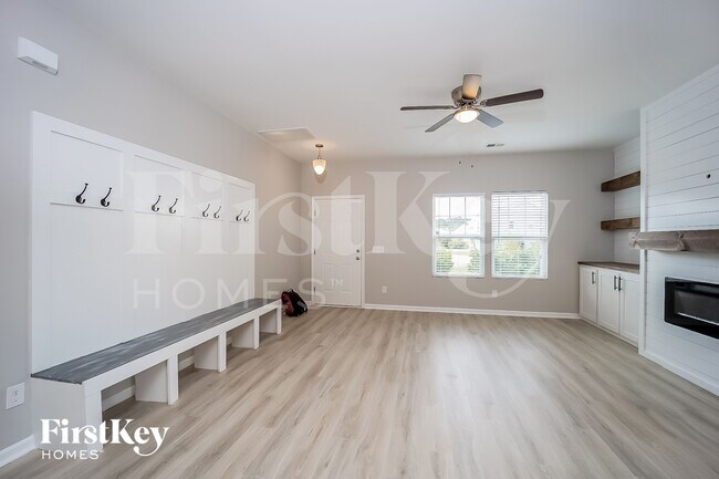 Photo - 105 Breeders Ct