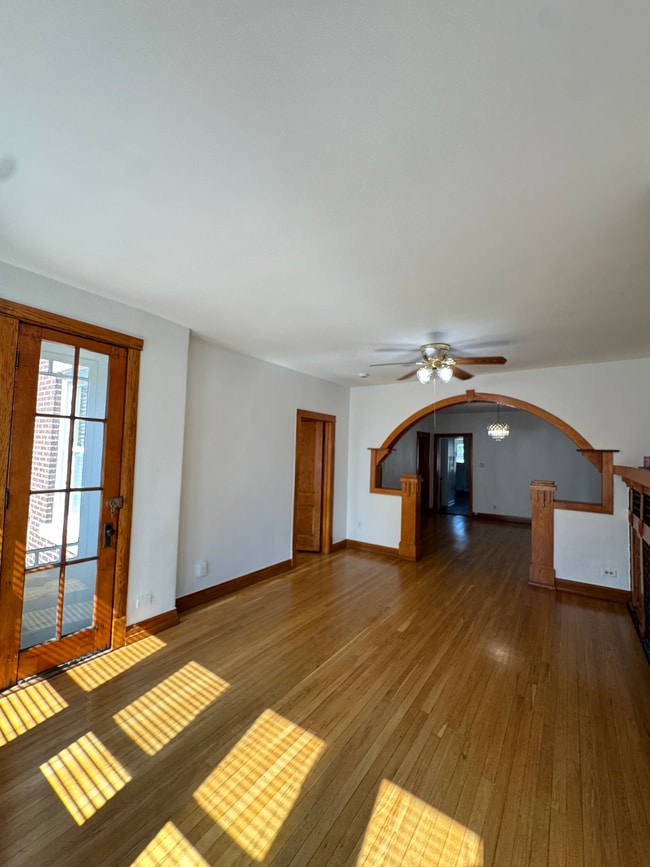 Living Room - 2127 Highland Ave Unit 2