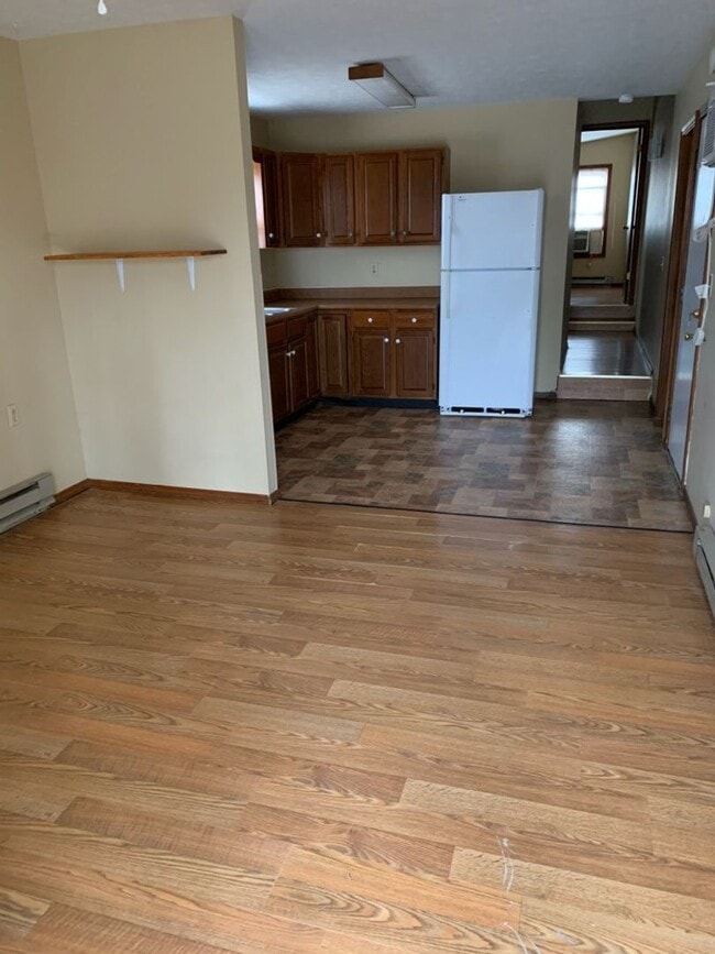 Building Photo - 2485 Meadville Ln Unit 2485 Meadeville Lane Apt A