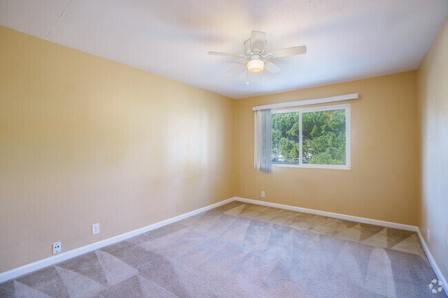 2BR, 1BA - 875SF - Bedroom - Summit Apartments