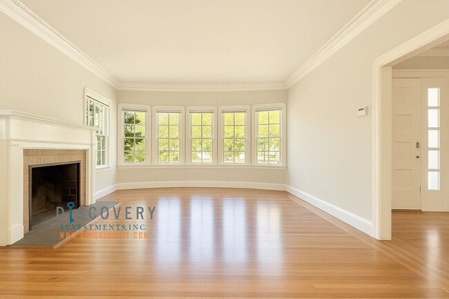 Photo - Upper Rockridge 3 Bedroom Home