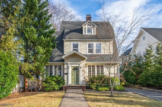 Building Photo - 479 Grove St