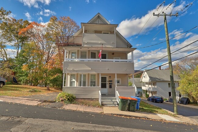 Building Photo - 90 Hillside Ave