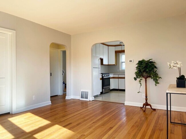 Photo - 1905 E Dayton St