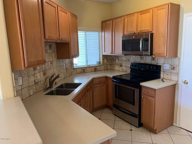 Photo - 2027 E University Dr