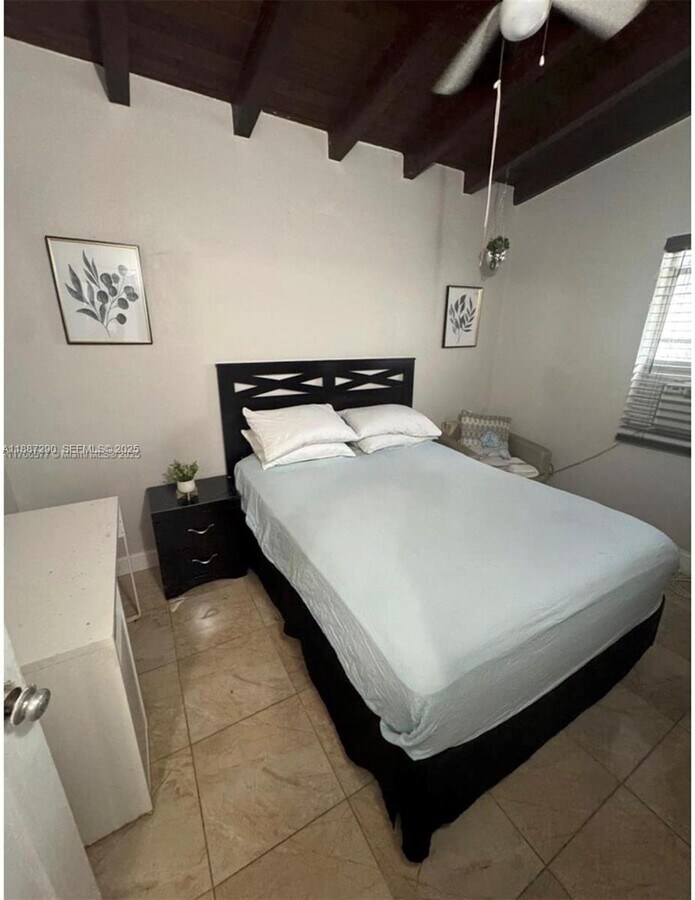 Photo - 18201 NW 3rd Ave Unidad 1