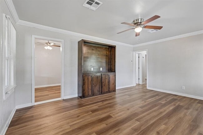 Photo - 510 N Marshall Dr