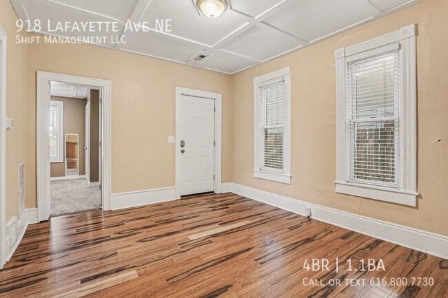 Photo - 918 Lafayette Ave NE