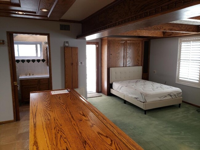 Building Photo - 3934 Alonzo Ave Unit 1