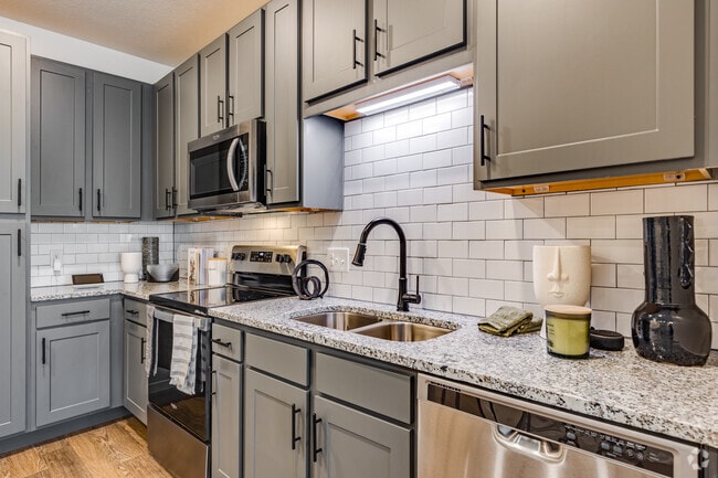 1 BR, 1BA - 756SF
